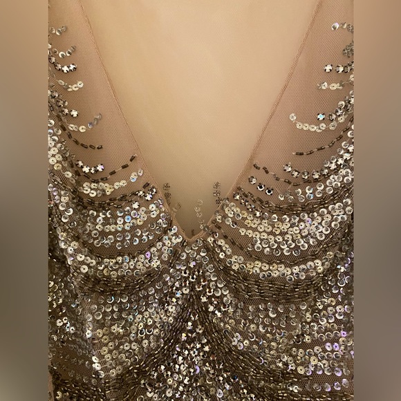 Sheer sequinned party dress - Picture 2 of 5
